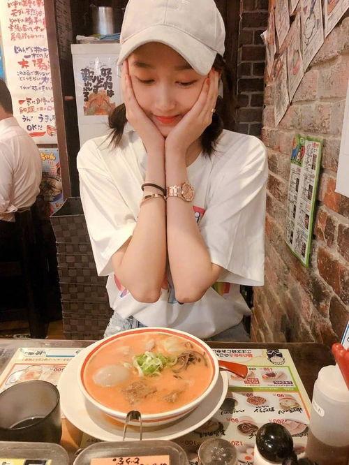 娱乐吃瓜酱生日拍照